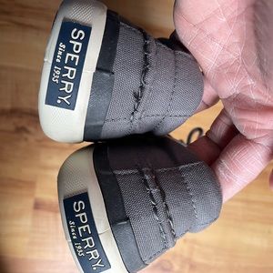 Sperry Men’s Canvass Sneakers Size 11.5